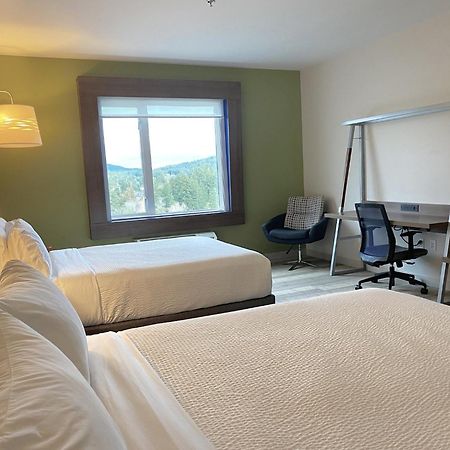 Holiday Inn Express & Suites Victoria-Colwood By Ihg Ленгфорд Екстер'єр фото