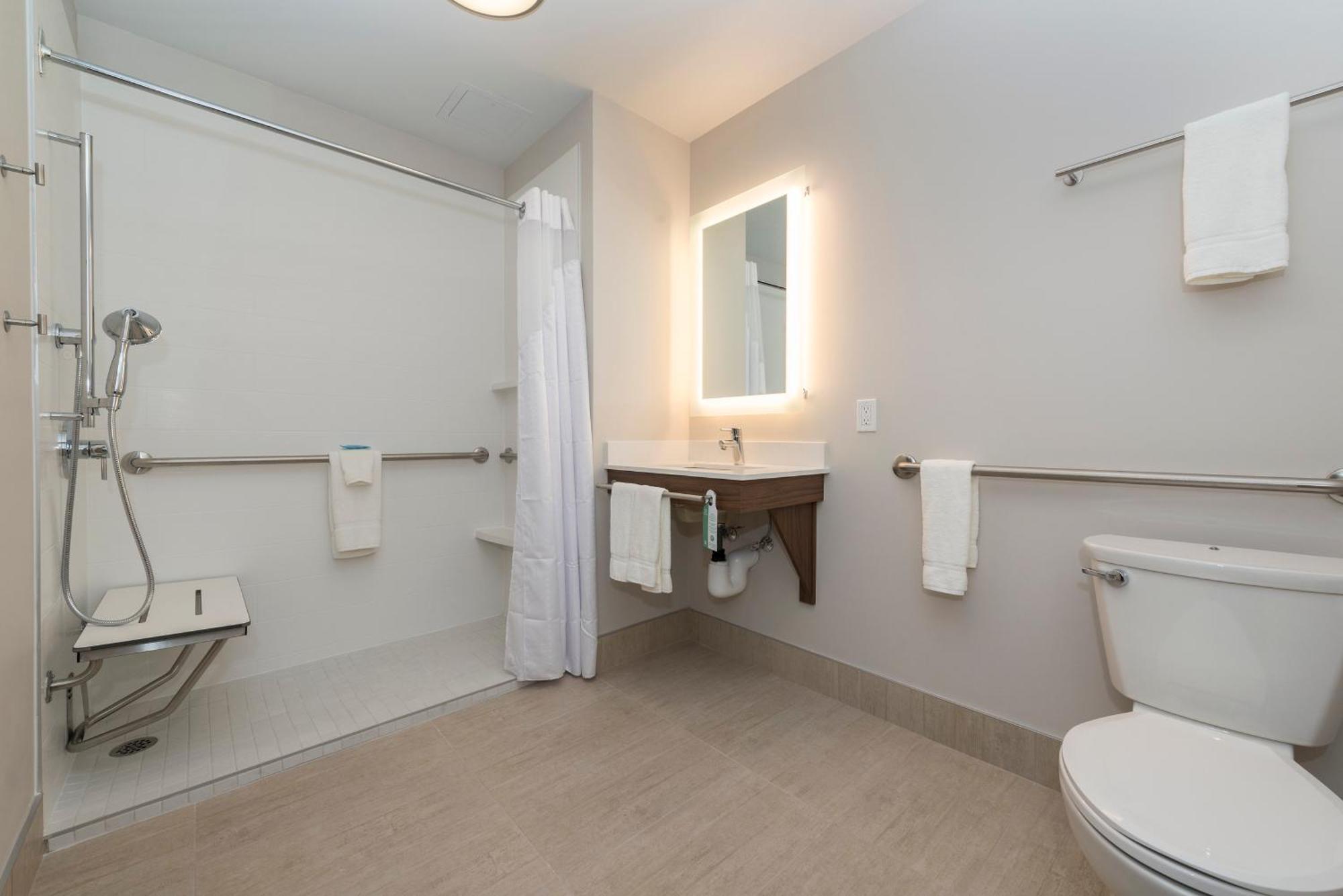 Holiday Inn Express & Suites Victoria-Colwood By Ihg Ленгфорд Екстер'єр фото