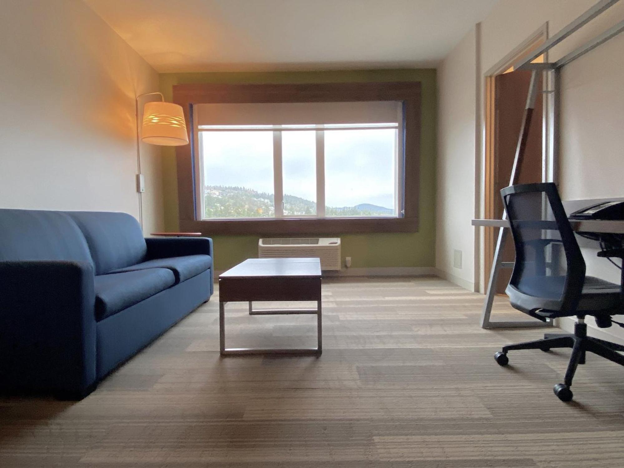 Holiday Inn Express & Suites Victoria-Colwood By Ihg Ленгфорд Екстер'єр фото
