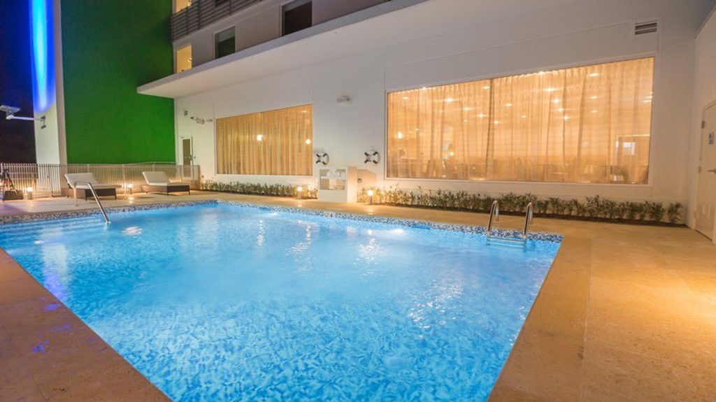 Holiday Inn Express & Suites Victoria-Colwood By Ihg Ленгфорд Екстер'єр фото