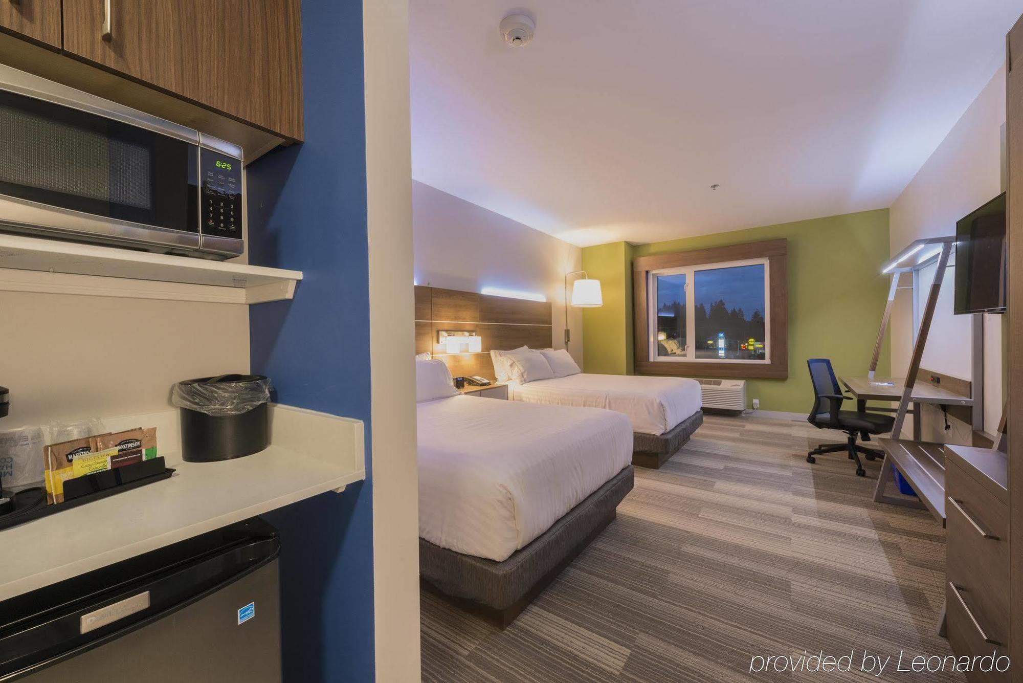 Holiday Inn Express & Suites Victoria-Colwood By Ihg Ленгфорд Екстер'єр фото